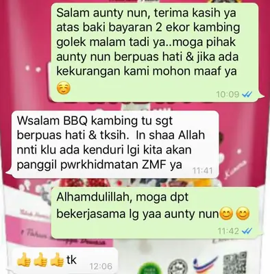 Dua ekor kambing golek di Ulu Tiram